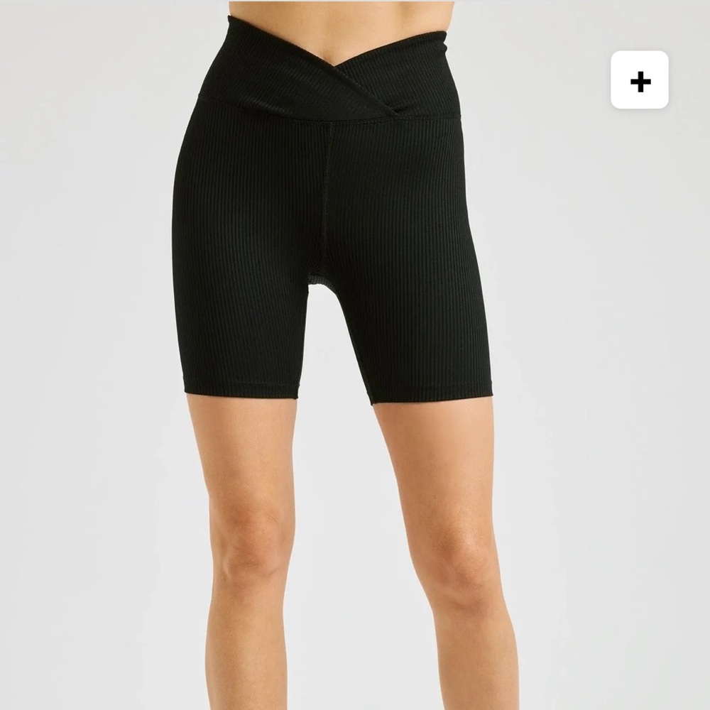 Year of Ours V Waist Biker Short in Black Ribbed